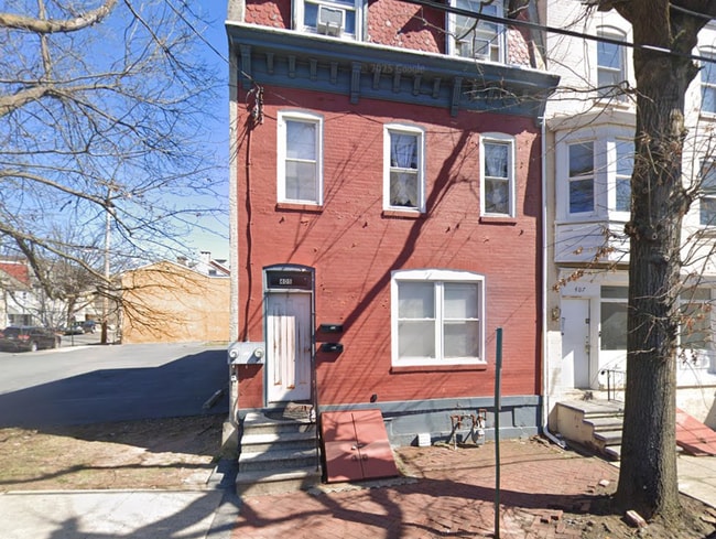 Building Photo - 405 S 6th St