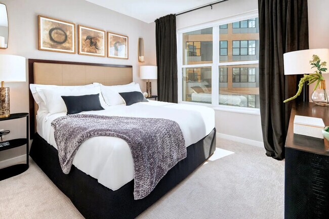 Building Photo - 240 Congress Ave