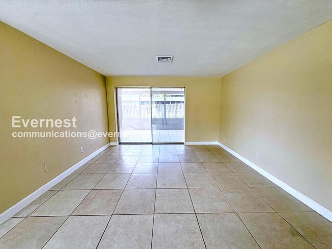 Building Photo - 3313 Ottway Dr