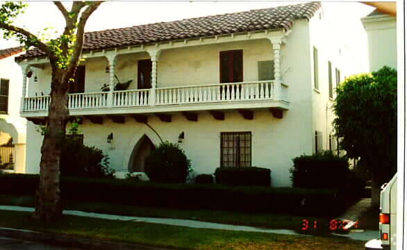 Building Photo - 438 S Maple Dr