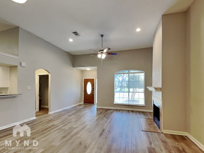 Building Photo - 1628 Mockingbird Ln