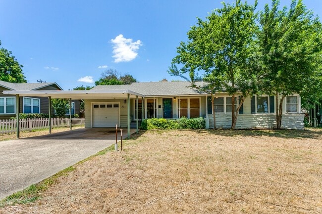 Building Photo - 321 Rittiman Rd