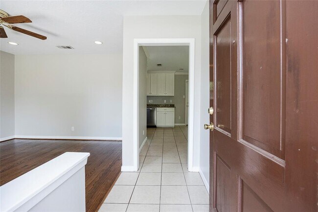 Foto del edificio - 4514 Gardendale Dr