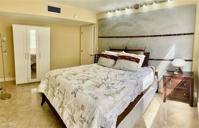 Foto del edificio - 3 br, 2 bath House - 2681 S Course Dr Apt 212