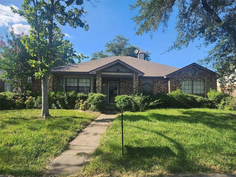 Foto principal - 7009 Christina Ln