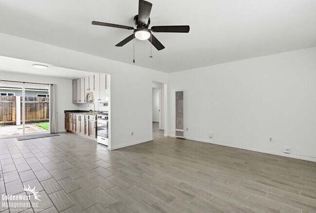 Foto del edificio - Beautiful 2Bdm 1Ba Home in Prime Imperial Beach Location!