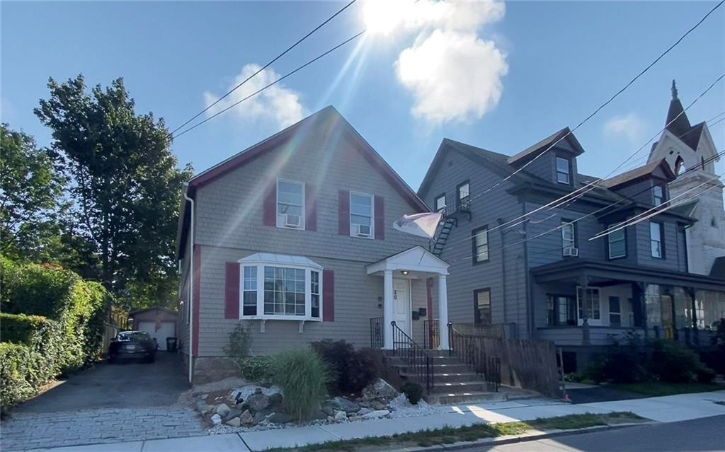 20 2nd St Unit 1 and 2, Newport, RI 02840 Room for Rent in Newport