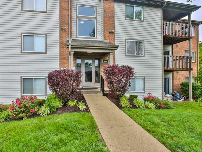 Photo - 8831 Eagleview Dr Apartment