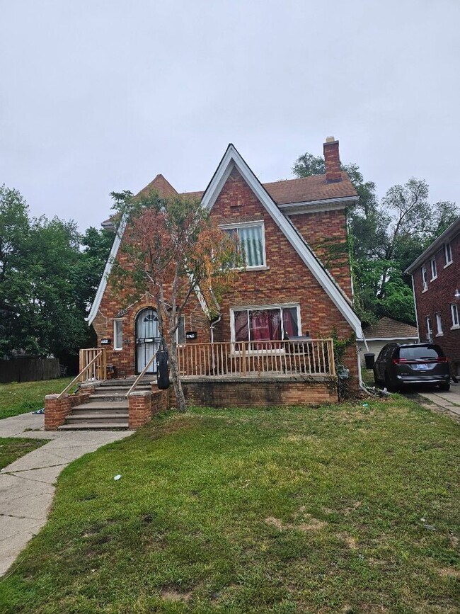 Building Photo - 17376 Kentucky St