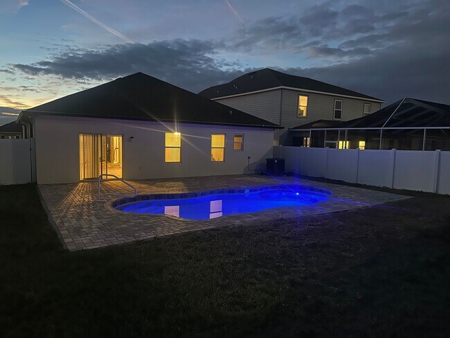 Building Photo - FOR RENT - 4 BEDROOM/ 2 BATHROOM HOUSE WITH POOL IN DAVENPORT