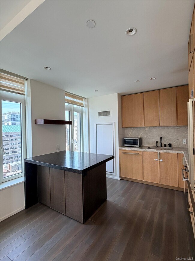 Foto del edificio - 543 W 122nd St