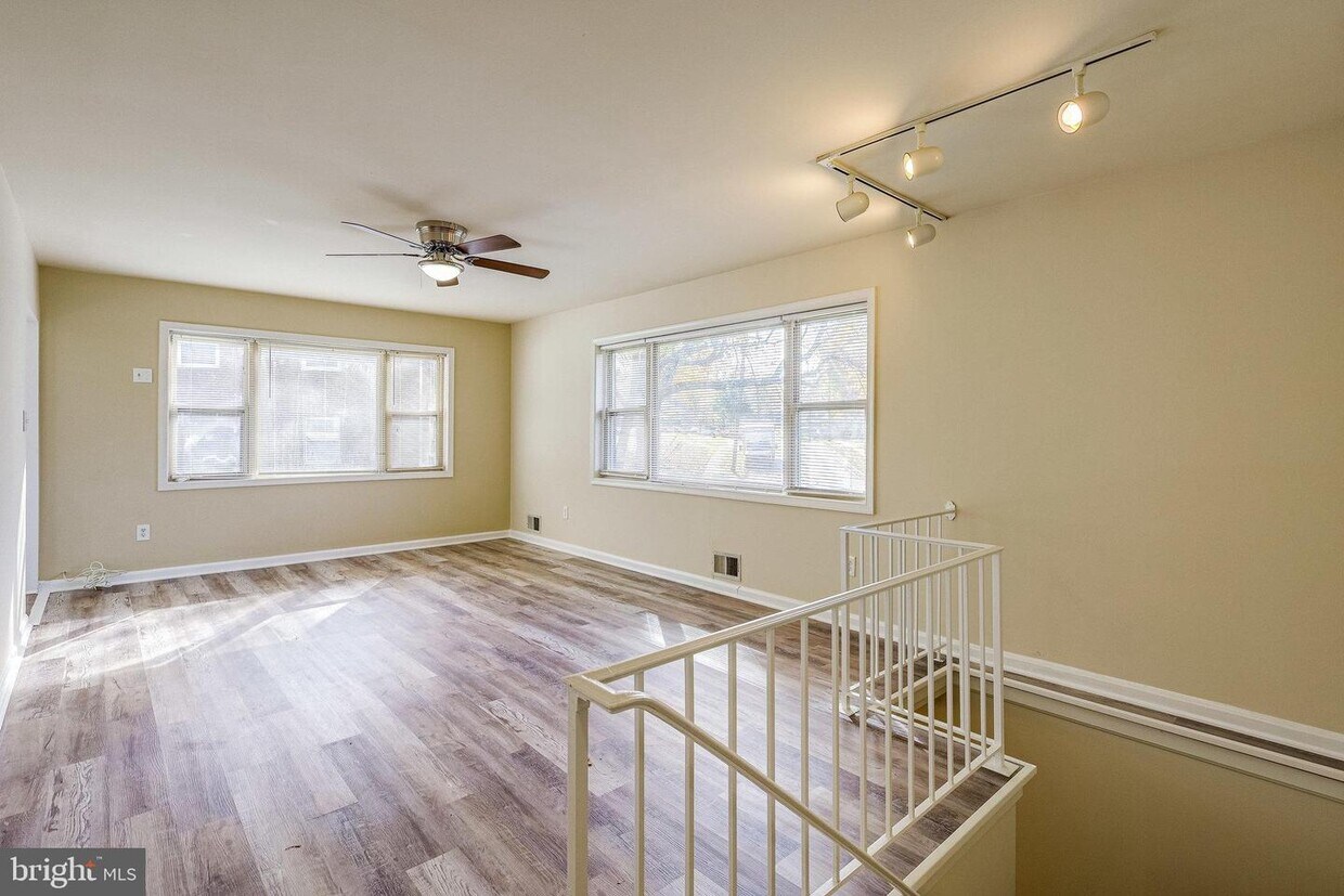 Foto principal - 6227 Virginia Hills Ave