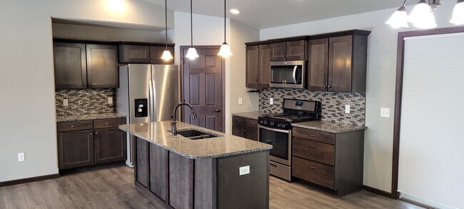 Building Photo - 507 Bull Run Dr