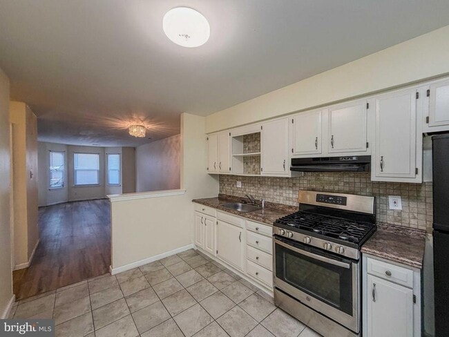 Building Photo - 38 Hopewell Ln