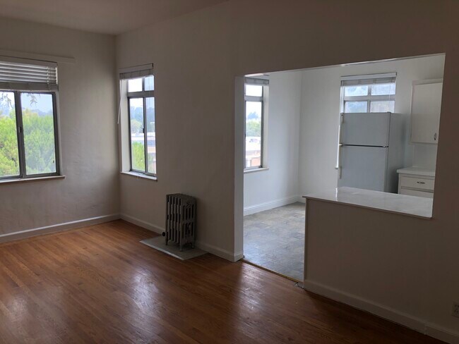 Living Space - 789 El Camino Real