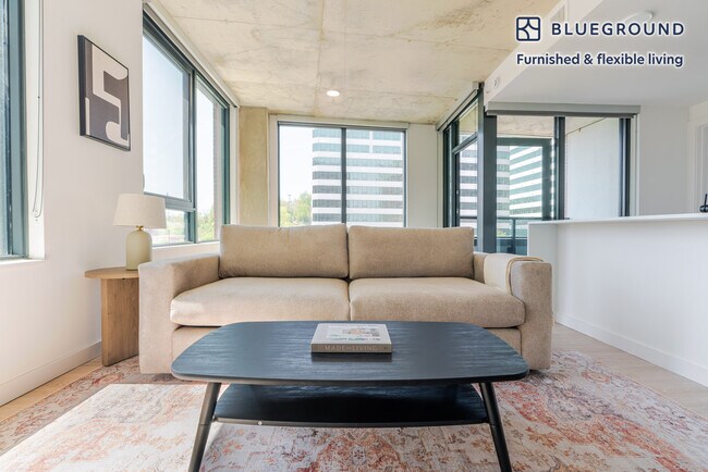 Foto del edificio - 3030 Potomac Ave