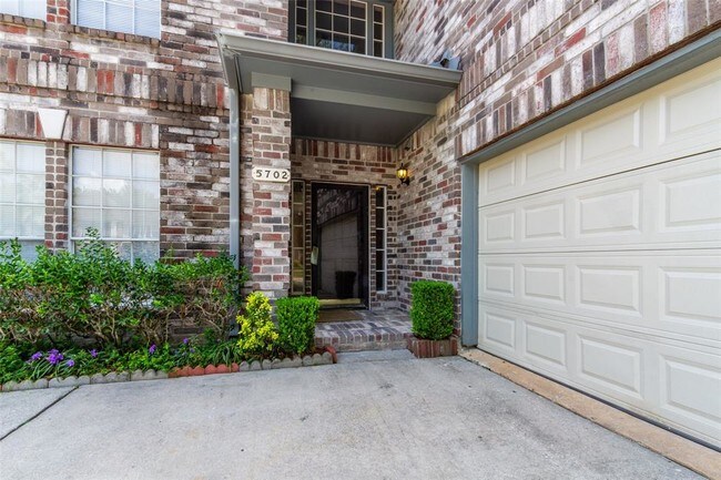 Foto del edificio - 5702 Charlestown Colony Dr