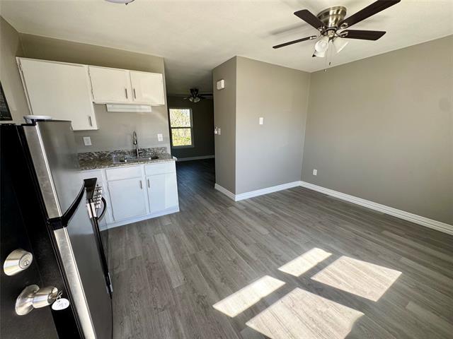 Foto del edificio - 410 S College Dr