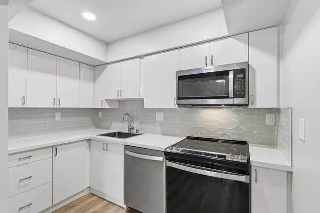 Premier 2026 Renovation 1x1 Kitchen - Fayette Arms Apartments