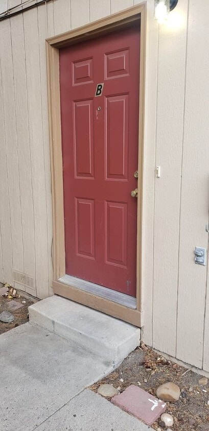 Primary Photo - 2 Bedroom 1.5 bath Town Home For Rent, Nor...