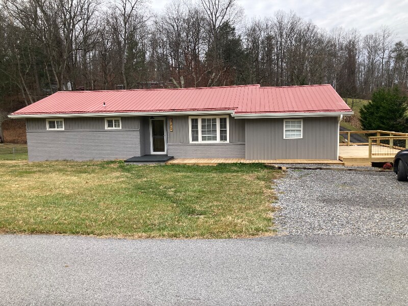 Primary Photo - 222 Bank Dr