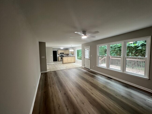 Foto del edificio - 206 Penchant Ct