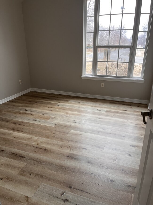 Building Photo - 952 Queen Annes Lace Dr