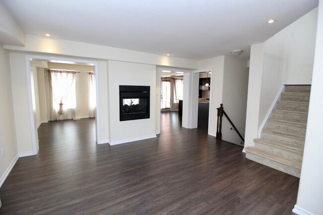 Building Photo - 8444 Elderberry Dr