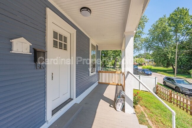 Building Photo - 5622 Prentice St