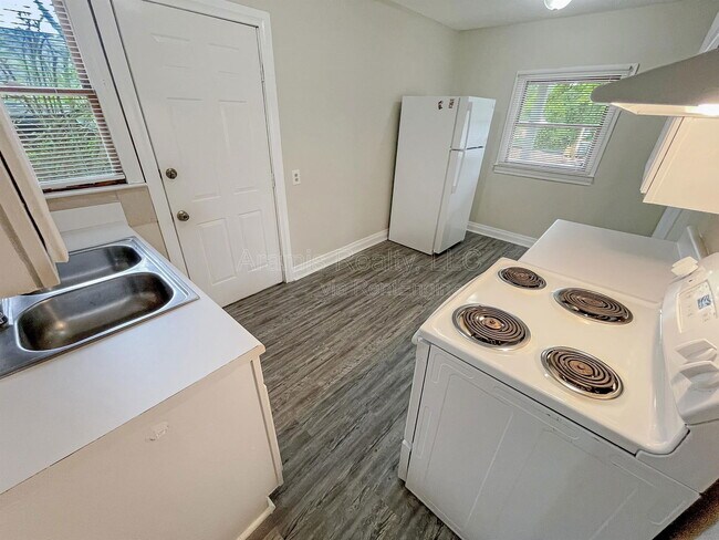 Foto del edificio - 195 Hedges St SE