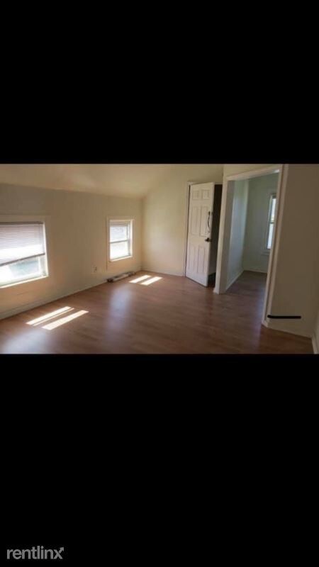 Building Photo - 2 br, 1 bath Apartment - 23 Ash St 3 Unit 3