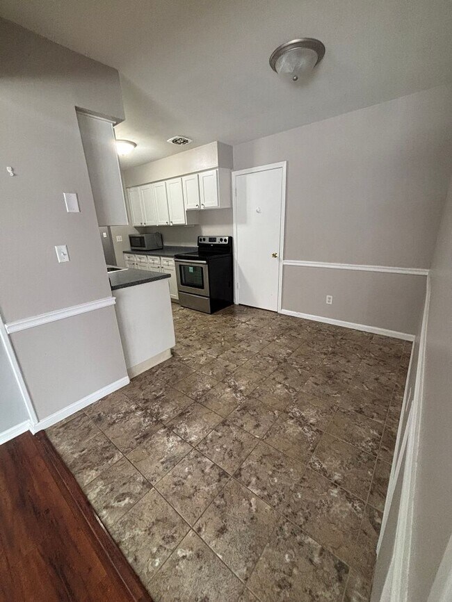 Foto del edificio - 6970 Carriage Hill Dr