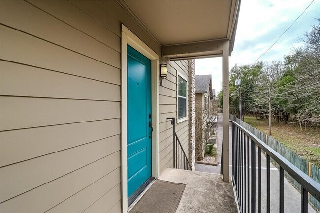 Foto del edificio - 6700 Cooper Ln