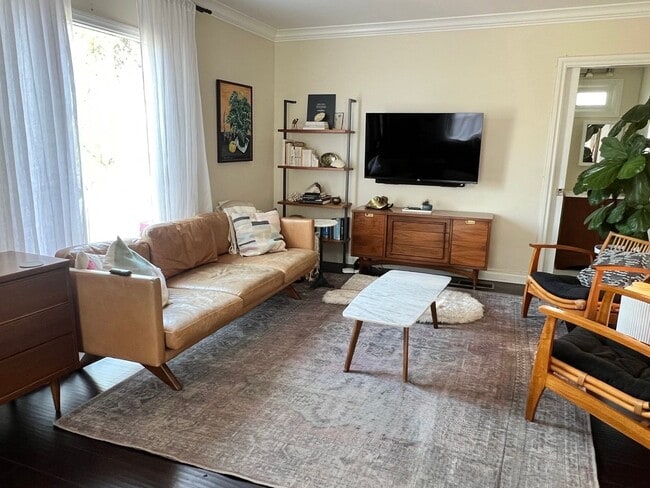 Foto del edificio - Charming Spanish 3 Bedroom Available!