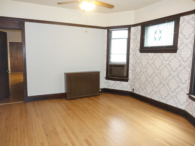Building Photo - 3631 N Bosworth Ave