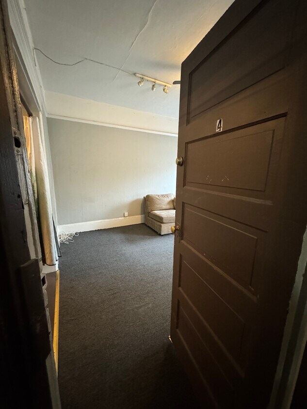 Foto principal - 1717 W Burnside St