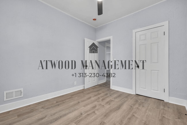 Building Photo - 8693 Woodlawn Ave