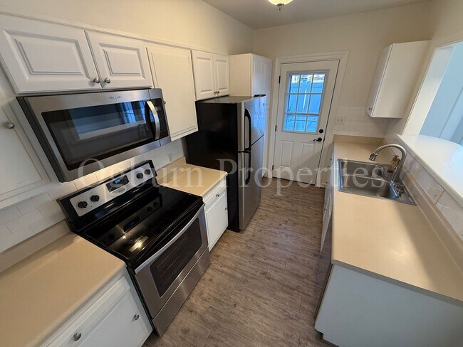 Building Photo - 321 Hanover Arms Ct