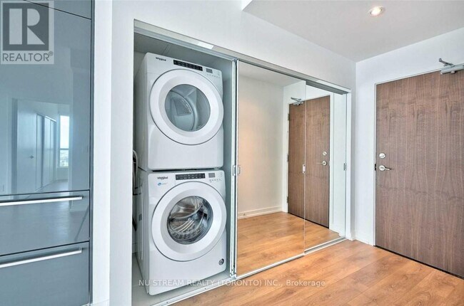 Building Photo - 115 McMahon Dr