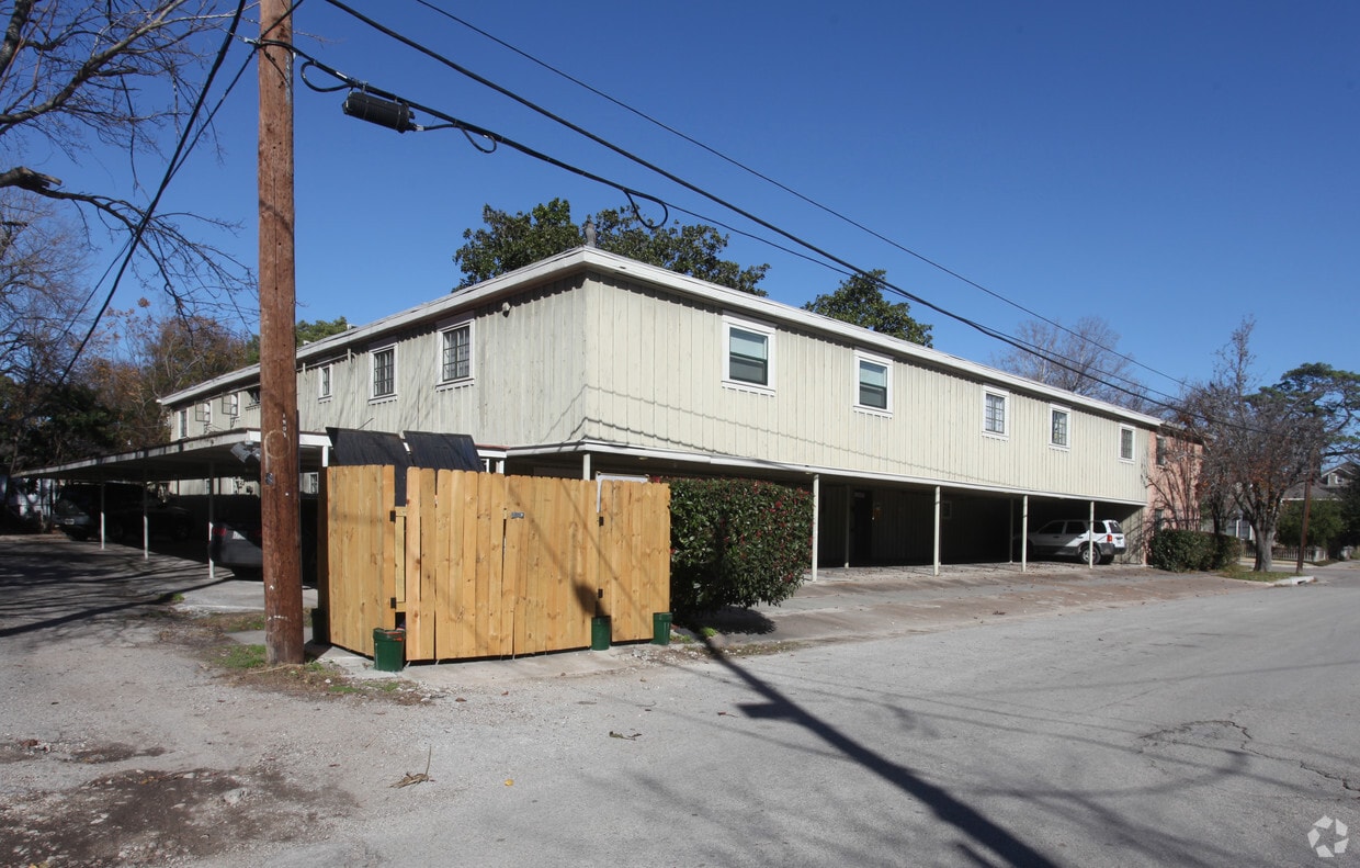 Building Photo - 1801 Cortlandt St