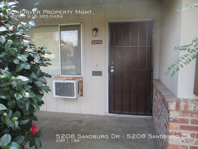 Building Photo - CUTE APARTMENT IN RIVER PARK!!