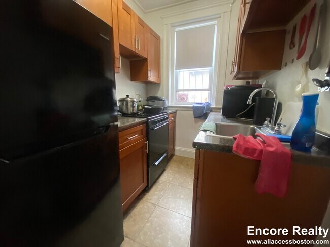 Building Photo - 1175 Boylston St