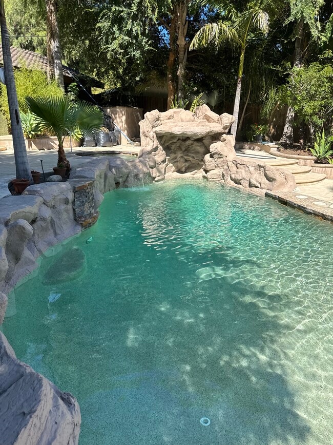 Foto del edificio - 9859 Foothill Blvd