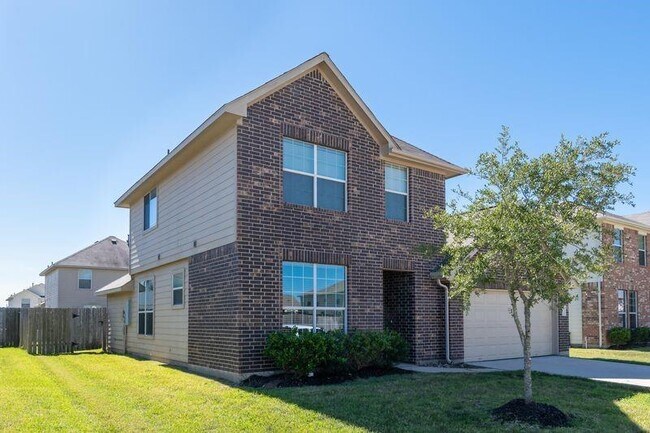 Building Photo - 2535 Verano Dr
