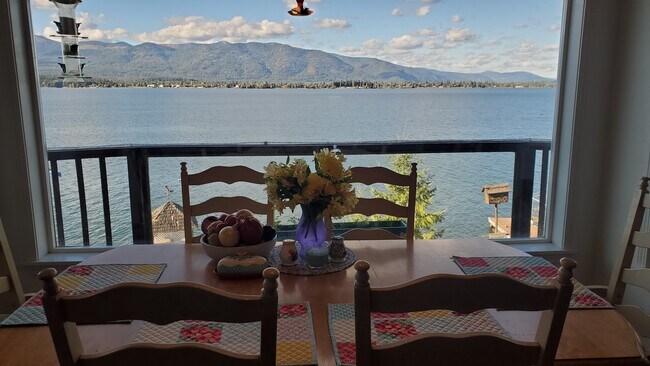 Foto del edificio - 665 Lakeshore Dr