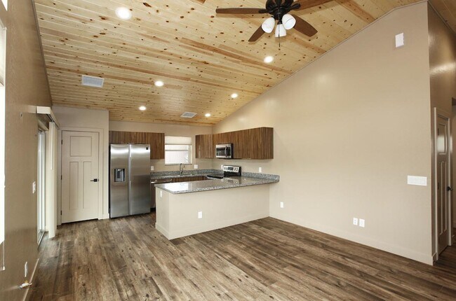Building Photo - 5748 W Dally Ln
