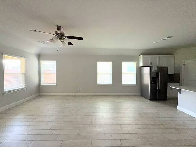 Building Photo - 609 Tartane Dr