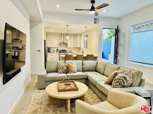 Foto del edificio - 948 E 67th St