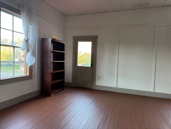 Building Photo - Apartment in Guinda