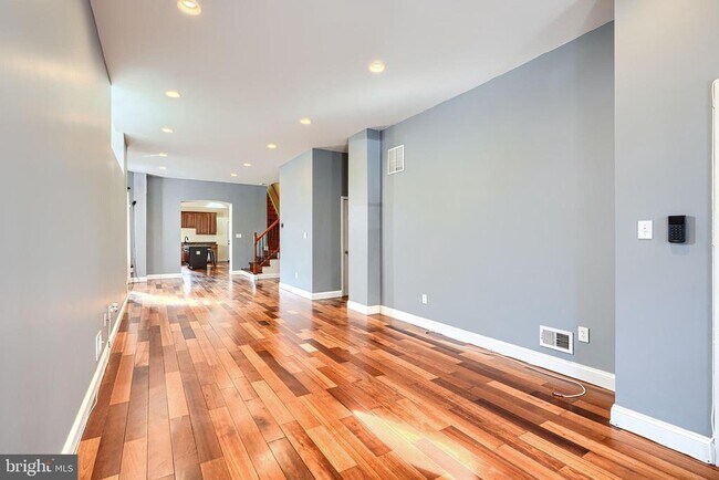 Foto del edificio - 2200 Brookfield Ave